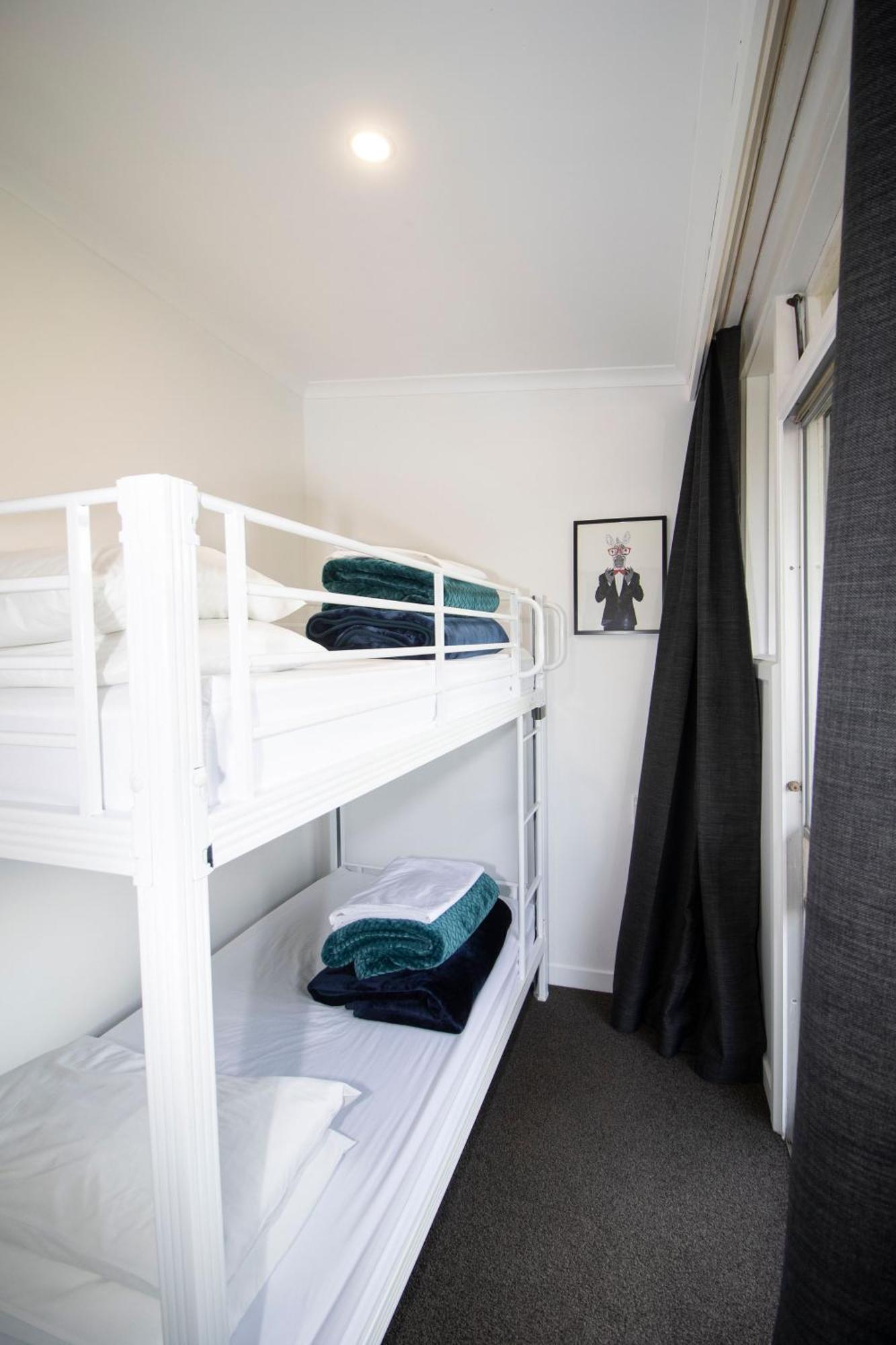 The Avenue Hotel Whanganui Exterior photo