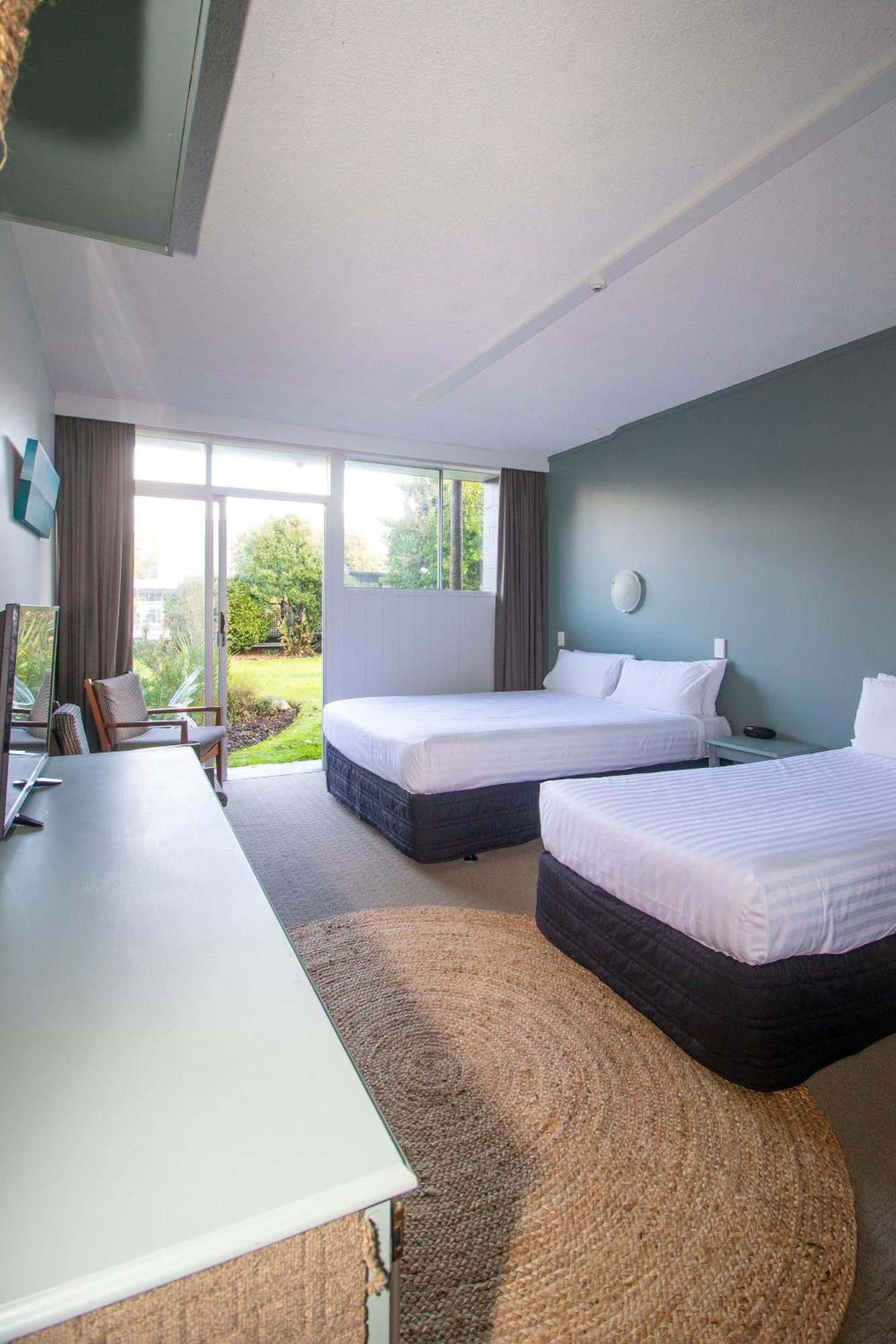 The Avenue Hotel Whanganui Exterior photo